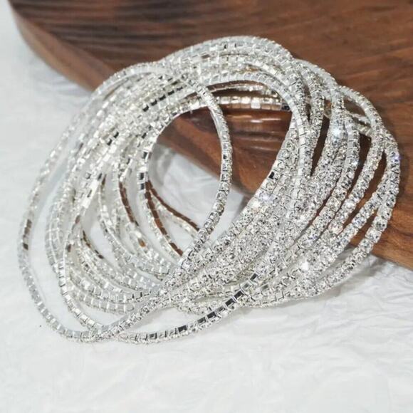 NWT Silver Rhinestone Elastic bangle stretch bangle Set - Picture 2 of 4
